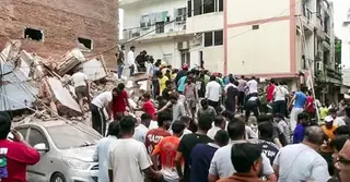 নয়াদিল্লিতে ছয়তলা ভবন ধস; একজনের মৃত্যু, ভেতরে বহু শিক্ষার্থী আটকা